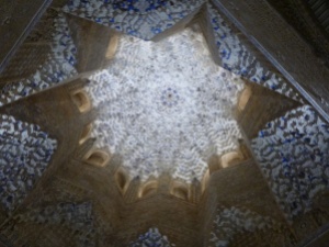 Att dom orkade? Detalj från innertak i Alhambra.